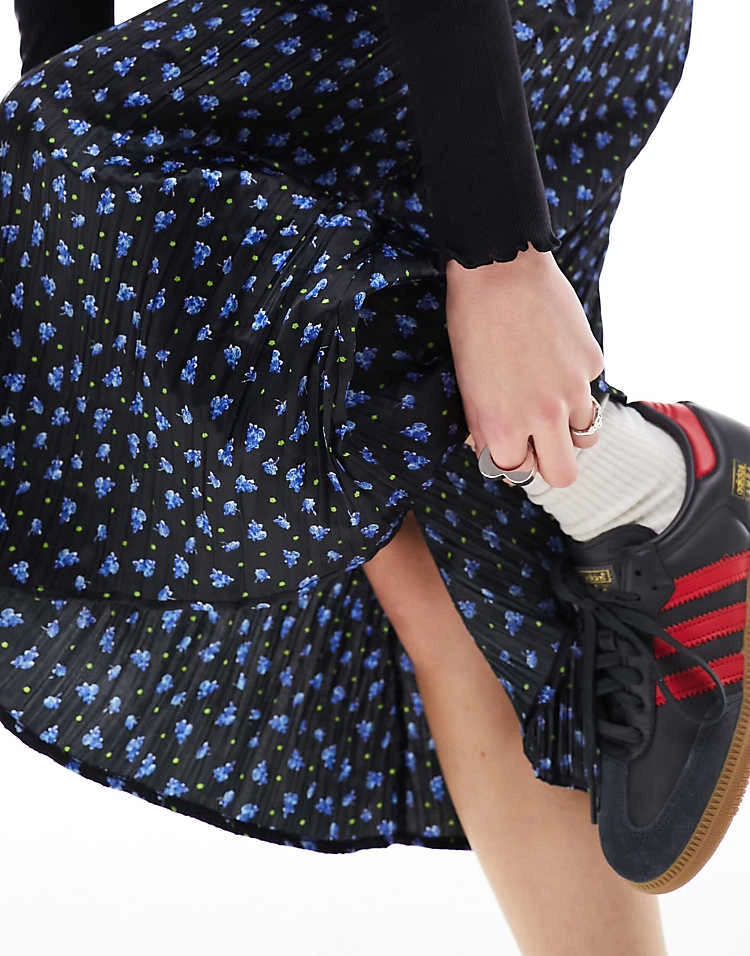 Daisy Street Relaxed Low Rise Midi Skirt In Blue Black Ditsy For Women 2 Daisy Street Relaxed Low Rise Midi Skirt In Blue Black Ditsy For Women - Image 2