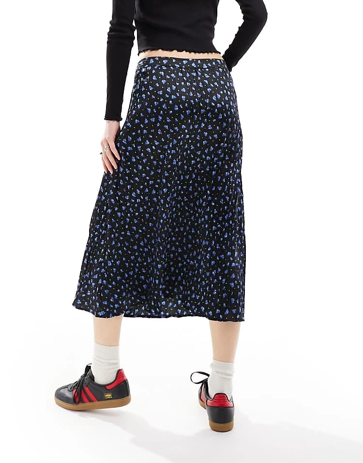 Daisy Street Relaxed Low Rise Midi Skirt In Blue Black Ditsy For Women 5 Daisy Street Relaxed Low Rise Midi Skirt In Blue Black Ditsy For Women - Image 5