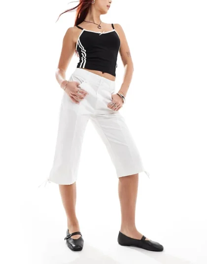 Daisy Street Seam Detail Capri Trousers In White For Women