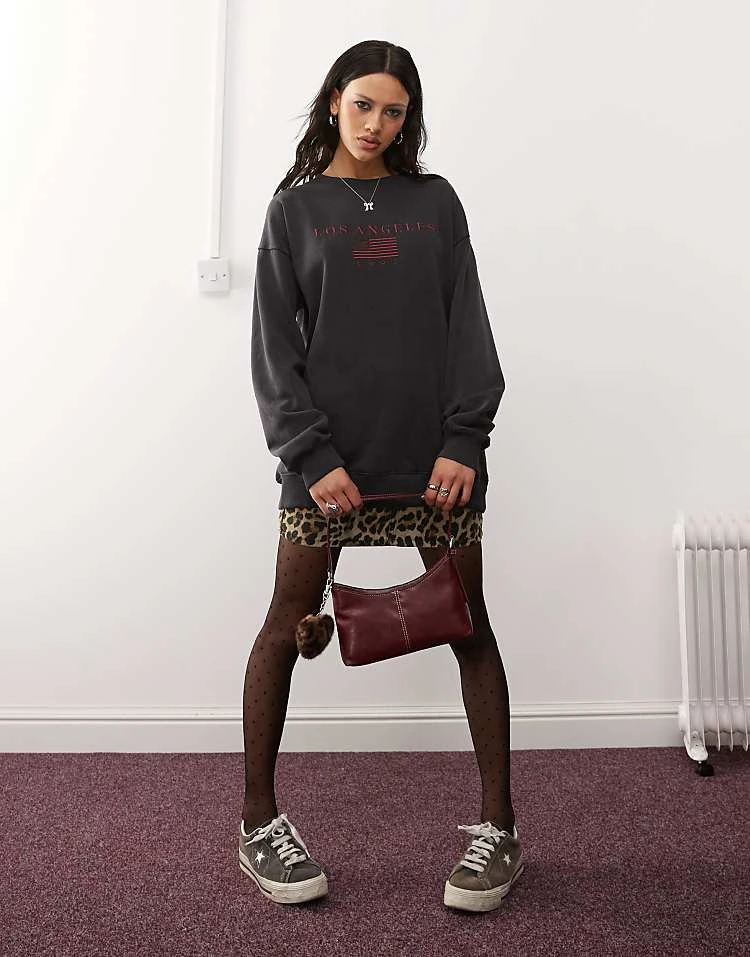 Daisy Street Black Wash LA Embroidery Sweatshirt For Women 5 Daisy Street Black Wash LA Embroidery Sweatshirt For Women - Image 5